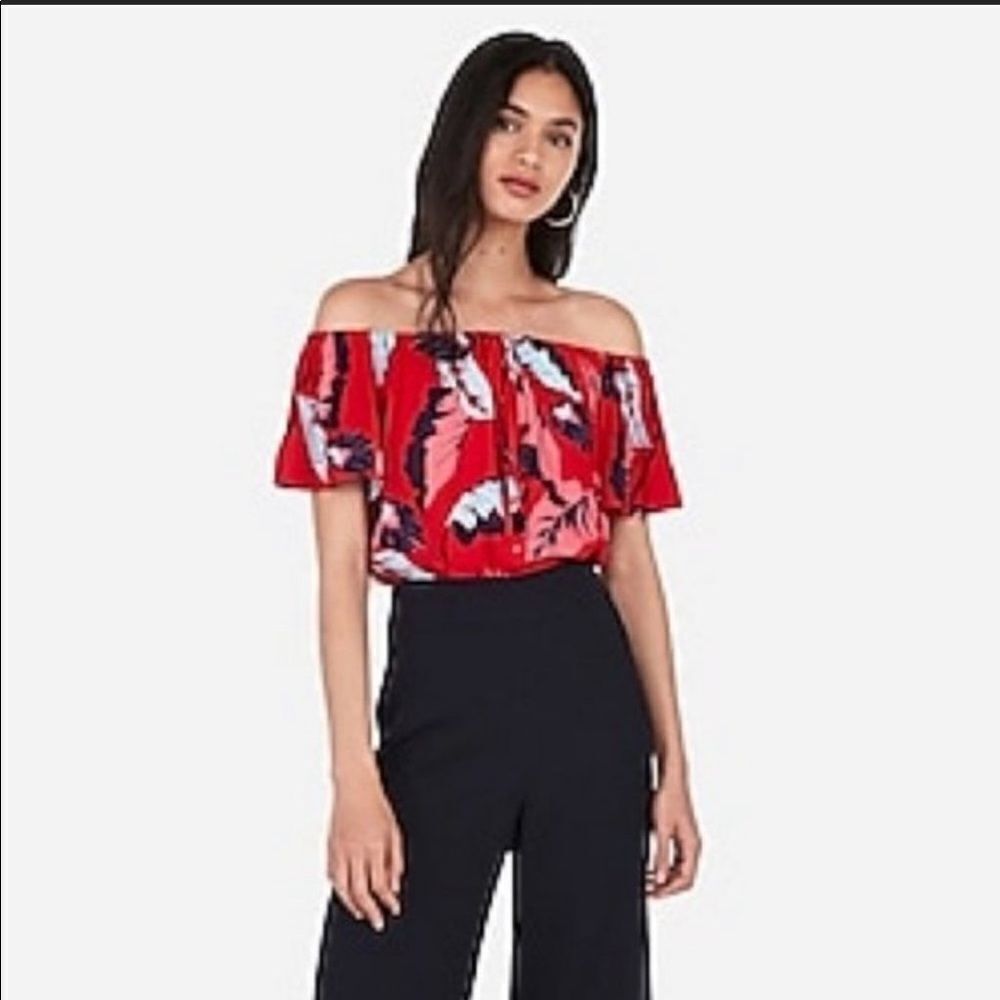 ✨Express Off Shoulder Floral Top✨